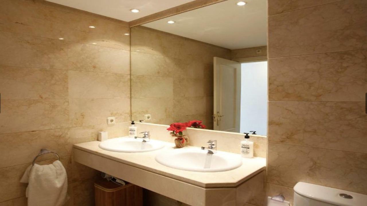 Center Puerto Banus -3 Bedrooms マルベーリャ エクステリア 写真